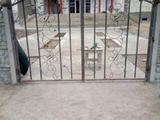 Изготовление ворот, дверей, решёток, оградок.