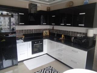 Продам 2-х комнатную  квартиру с ремонтом на ул.Сахарова