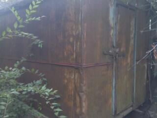 Продам вагончик и контейнер из металла