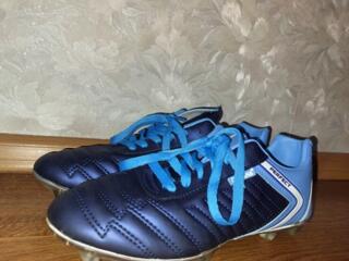 Продам новые бутсы 37 размер