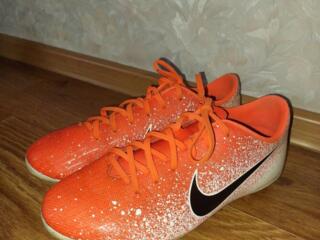 Продам бутсы найк оригиналы б/у 37.5 размер