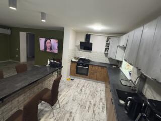 Будинок в центрі Варварівки