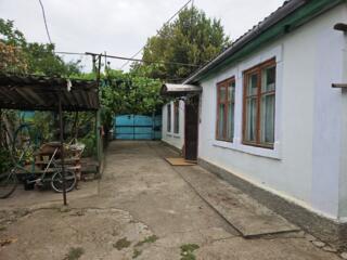 Дом на Балке. Бендеры, рядом "Флоаре".