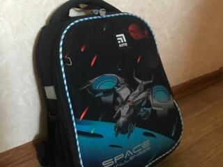 Продам рюкзак школьный в отличном состоянии