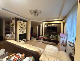 Продам  3х Комнатную квартиру в ЖК  "Изумрудный город",