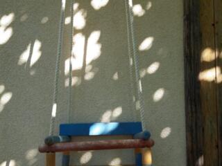 Продам качели детские б. у.