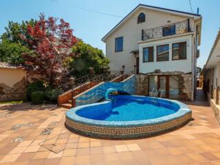 35108 Продам просторный дом у моря в районе ...