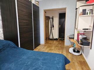 Тихий центр. Квартира жилая, уютная.