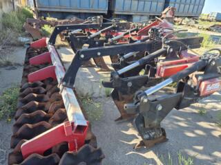 Глубокорыхлитель, плуг