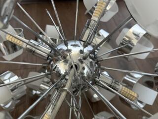 Продам люстру.