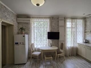 2-комнатная, 2 этаж, 60 кв. м., греческая ул.