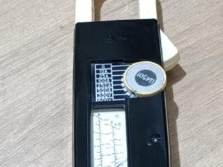 Советские электроизмерительные клещи Ц4501. 1981 год