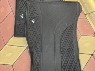 Продам оригинальные коврики на BMW