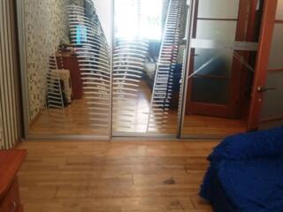 Продам 1 комнатную квартиру на Космонавтов.