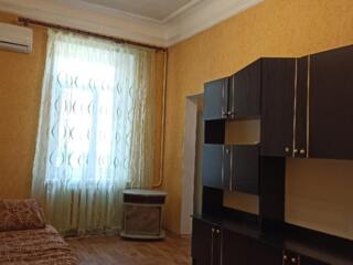 Сдам трехкомнатную квартиру в центре