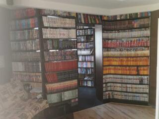 Куплю недорого стеллаж, полки или стенку.