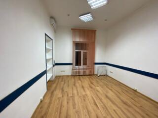 Офис на Жуковского. 2/2. 47 м2. Свой фасадный вход. Два кабинета.