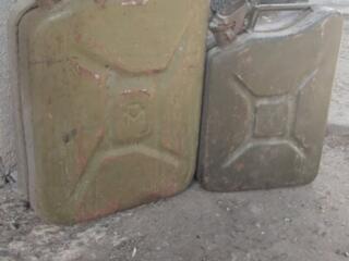 Канистры для топлива 10 и 20.Бочки 200 литровые. `Ёмкость для топлива.