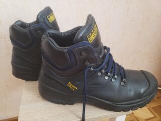 Продам зимние ботинки новые и б/у, р. 44 Торг.