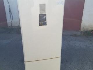 Холодильник Samsung no frost 1'80см. ВОЗМОЖНА ДОСТАВКА.