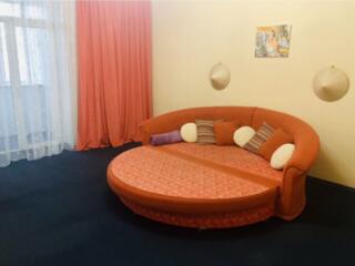 2-комнатная, сталинка, 3 этаж, центр, Градоначальницкая