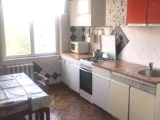 Трехкомнатная квартира в районе площади Толбухина