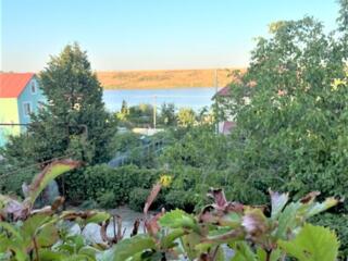 Продам милый домик на берегу Гребного канала