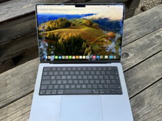 Продам в отличном состоянии Macbook Pro 14 M2 Max 32gb/1000gb