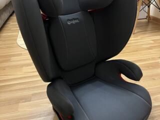 Продам автокресло Cybex