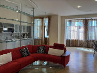 Трехкомнатная Французский бульвар.