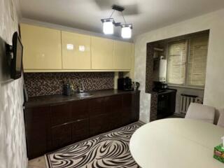 Центр 9 школа 4х комнатная 143 серии с автономным отоплением