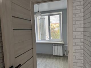 2-х комнатная квартира 3/5. Центр, район ДИКа.