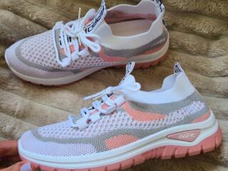 Продам новую и б. у. женскую обувь