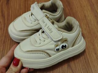 Продам детскую обувь 20 размера