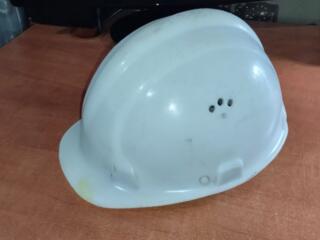 Каска руководителя стройки - белая СССР "ТРУД"