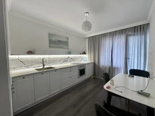 Продам 2-х комнатную квартиру в Одессе с видом на море.