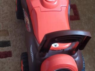 Продам машинку детскую