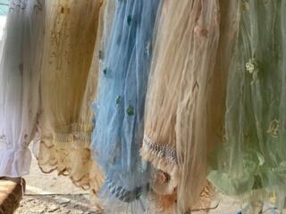 Тюль. Занавески по 8 метров одна и т д.