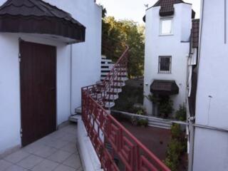 35435Продається двоповерховий будинок на вул. ...