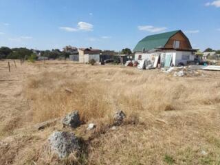 Продается участок угловой, 8 соток под застройку садового домика. ...