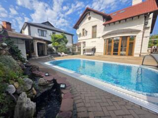 Дом премиум-класса. 395 кв. м. Буюканы.