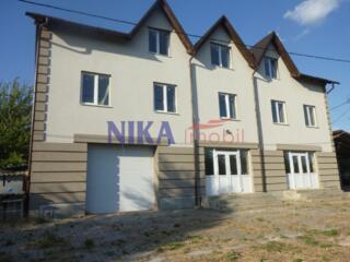 Яловены, Пиатра Албэ, ул. Чирешилор 1