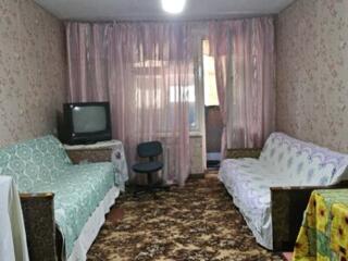 Комната в общежитии. Центр. 2/5этаж. Балкон. Рядом ПГУ.