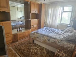 В продаже двухкомнатная квартира в центре Таирова. Планировка — ...