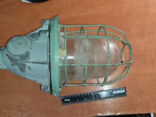 Фонарь уличный с защитной антивандальной сеткой (можно в баню)