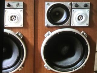 Продаются колонки магнитофоны