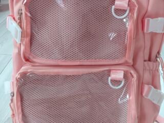 Рюкзак для девочки с отделами для значков, брелоков, игрушек. Новый.