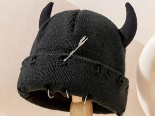 Черная шапка с ушками-рожками НОВЫЕ