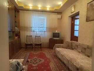 Продам 3-комнатную квартиру на земле. г. Бендеры. Центр.