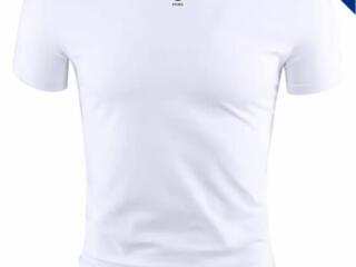 Продам новые футболки, не подошел размер, белая и черная.